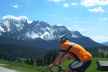 (Tag 1) Vordergrund: Björn, Hintergrund: Dolomiten Dolomiten